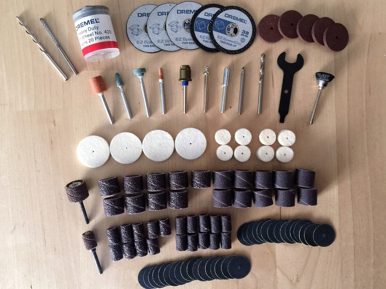 Dremel 127szt zestaw osprzęt tarcze tnące 562, 561